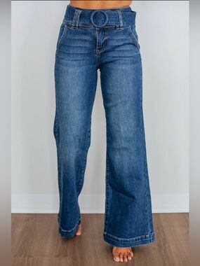 High-Rise Wide Leg Jeans with Statement Ring Belt in Dark Blue Size 9